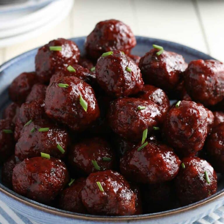 Crockpot Meatballs with Grape Jelly and BBQ Sauce